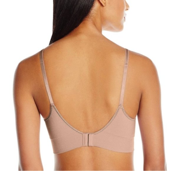 Warners Easy Does It No Dig Wire-Free Convertible Bra - Picture 2 of 11